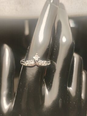 Vintage NV Stamped Silver Tone Crown Ring With Dazzling Bling Size 8.75